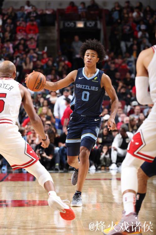 灰熊五连胜致鹈鹕七连败 杨砍21+11老鹰双胜骑士